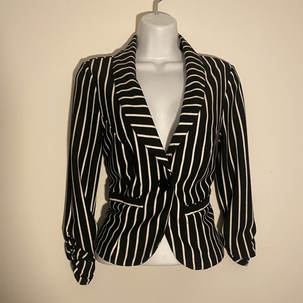 Black & white pin stripe blazer